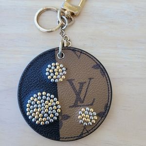 Louis vuitton key chain authentic